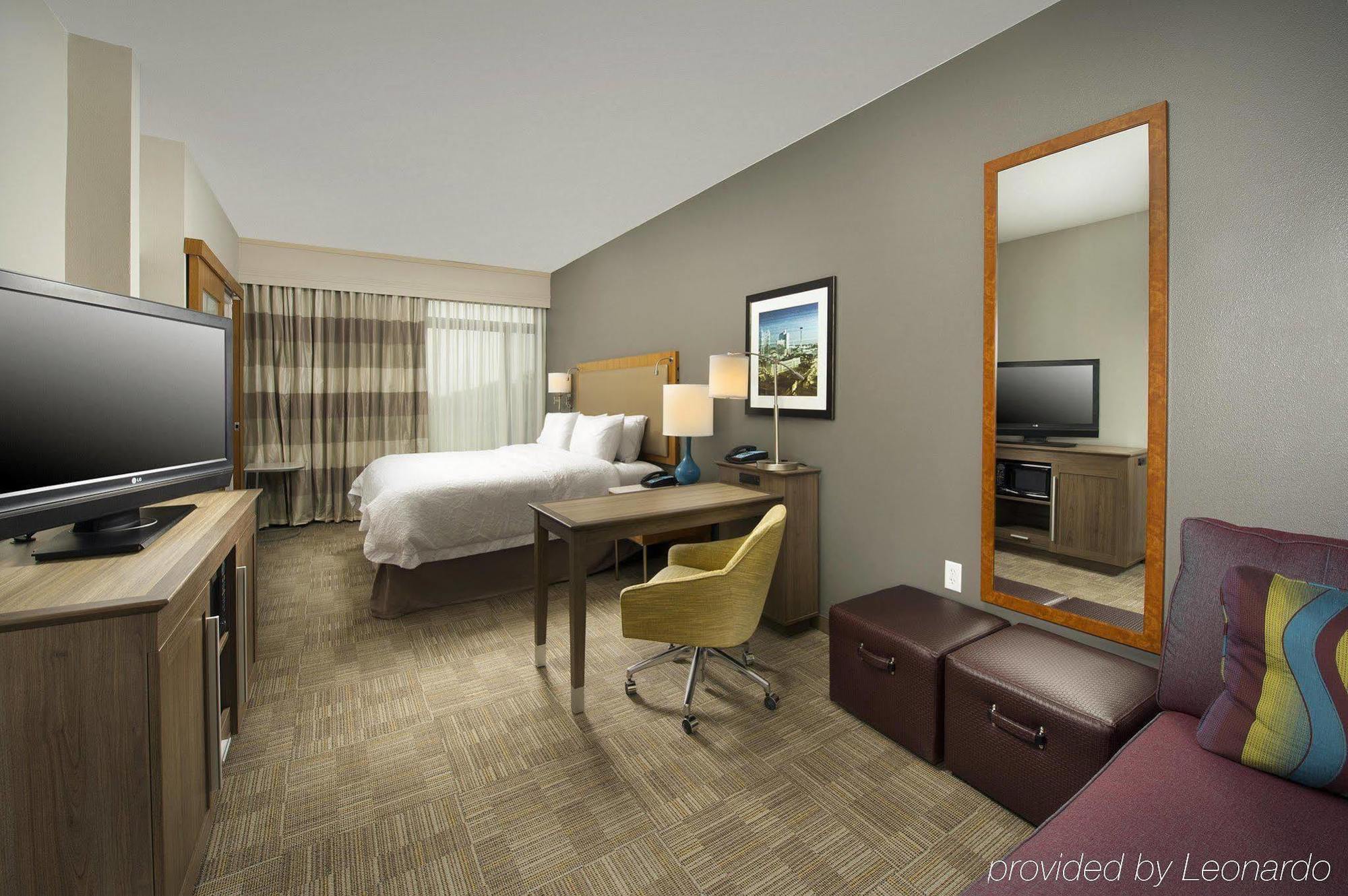 Hampton Inn & Suites San Antonio Northwest/Medical Center Exterior photo